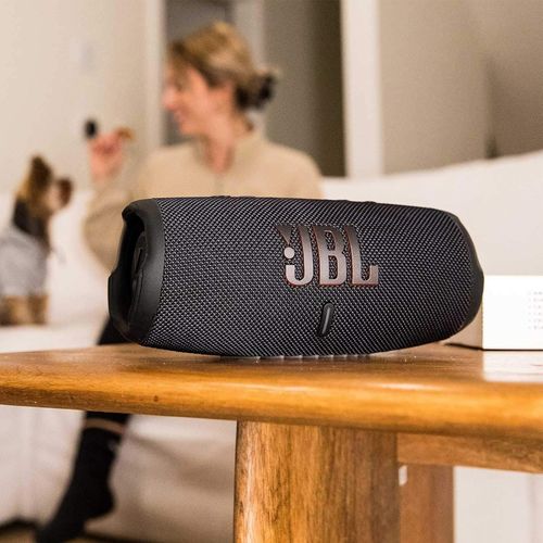 Bocina bluetooth JBL Charge 5 40W, IP67, hasta 20 horas de reproducción, 7500 mAh, Función TWS, USB-C, negro