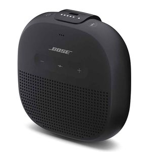 Bocina bluetooth Bose SoundLink Micro resistente al agua IP67, máx. 6 horas de batería, correa integrada, sonido potente y compacto, negro