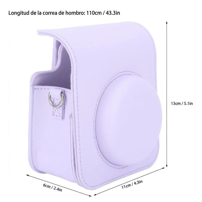 Estuche Instax Mini 12 Fujifilm morado con correa medidas oblicuo