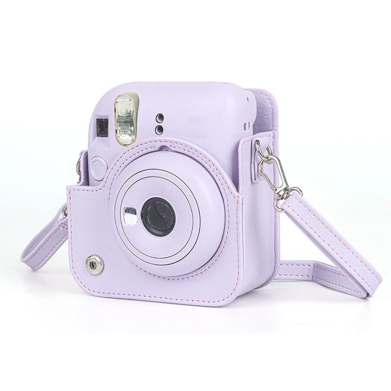 Estuche Instax Mini 12 Fujifilm morado con correa beneficio diagonal
