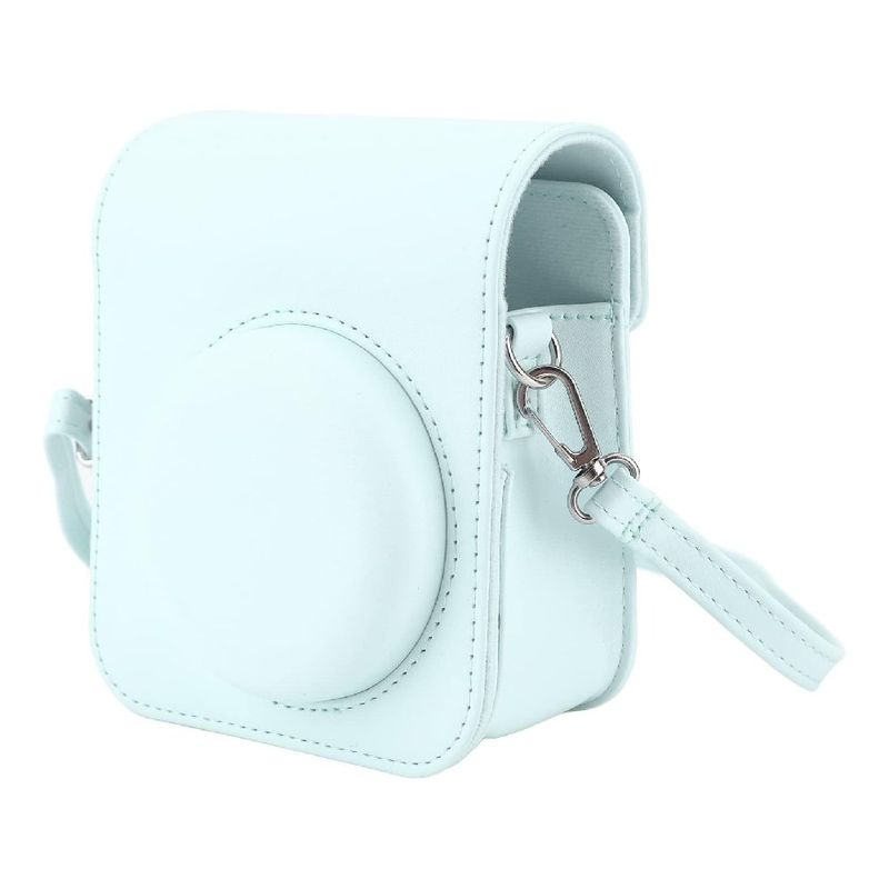 Estuche Instax Mini 12 Fujifilm verde con correa frontal oblicuo