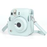 Estuche Instax Mini 12 Fujifilm verde con beneficios oblicuo