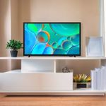 Smart TV Samsung 32 LED HD Tizen UN32H5000FFXZA frontal ambiente